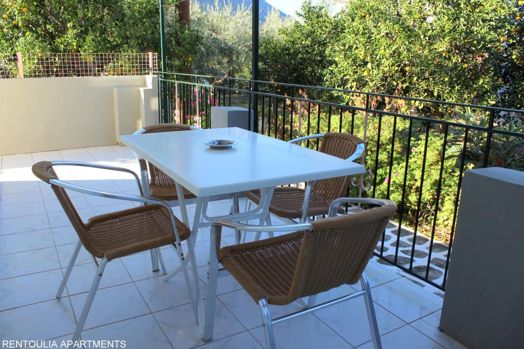 Rentoulia Apartments Poulithra Exterior photo