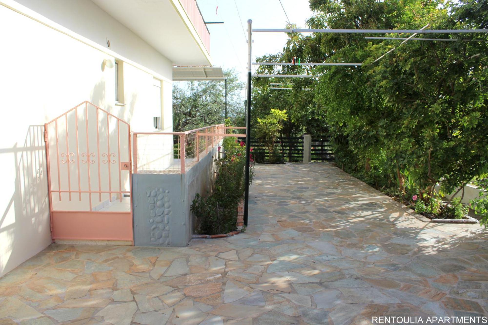 Rentoulia Apartments Poulithra Exterior photo